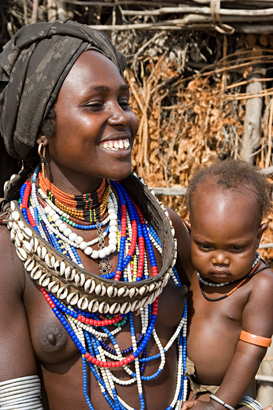 190   Erbore woman with child